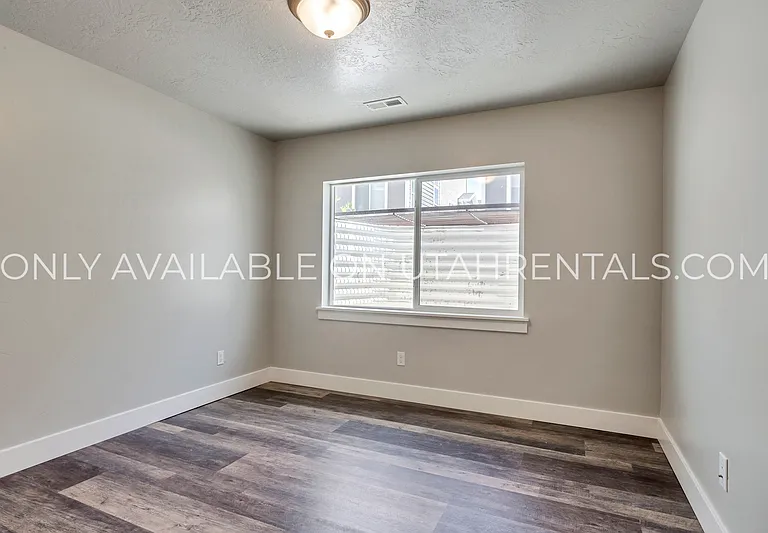 1736 N 3720 W — Photo 15