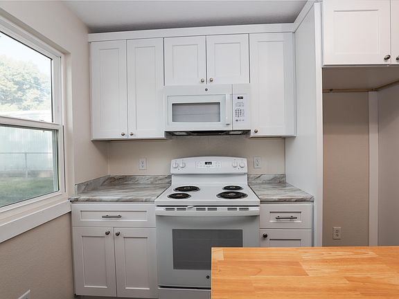 5th image of 304 Mildred St Drive