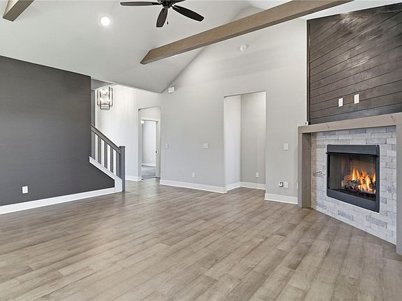 3rd image of 1805 Abbott Ln