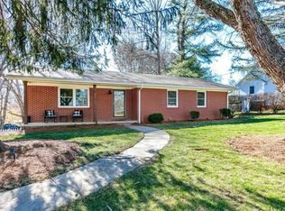 25 Overlook Dr, Candler, NC 28715