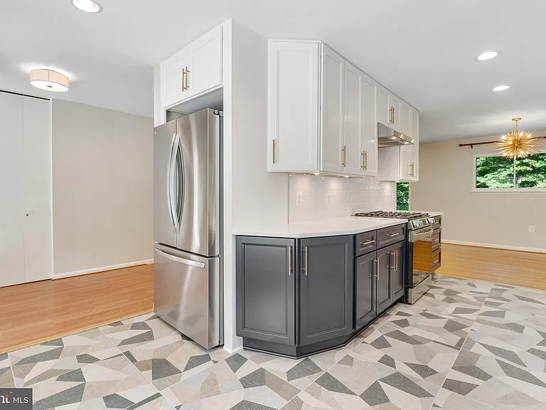 5019 Fleming Dr — Photo 13