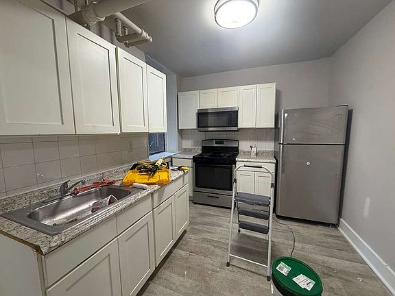 3rd image of 409 54th St #B1
