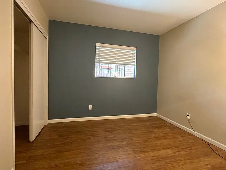 2825 N Adelaide Pl — Photo 13