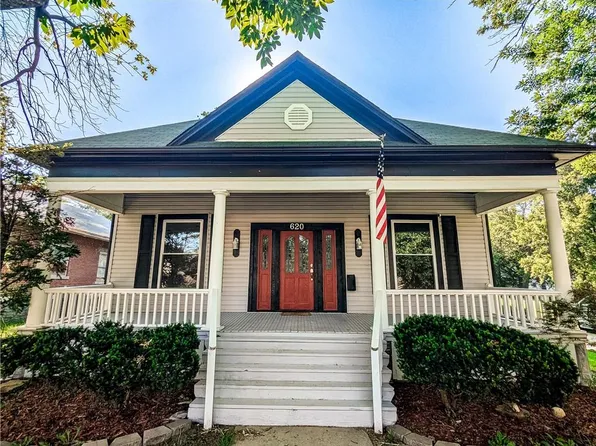620 N Washington St, Nevada, MO 64772