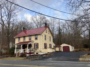 3060-3062 Saint Peters Rd, Elverson, PA 19520