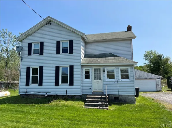 8894 Caughdenoy Rd, Clay, NY 13041