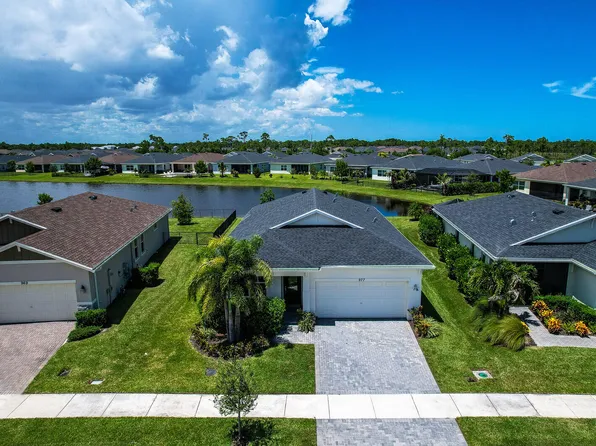 977 SE CROSSWOOD Way, Port St Lucie, FL 34984