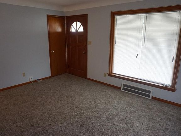 4th image of 6123 Northcliff Ave
