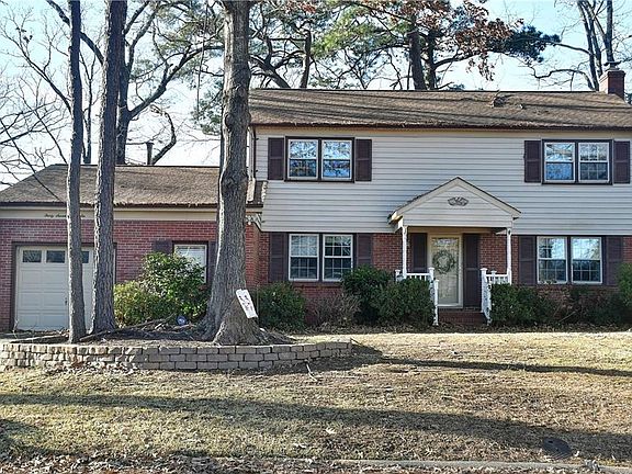 2nd image of 3736 N Queensgrove Cir