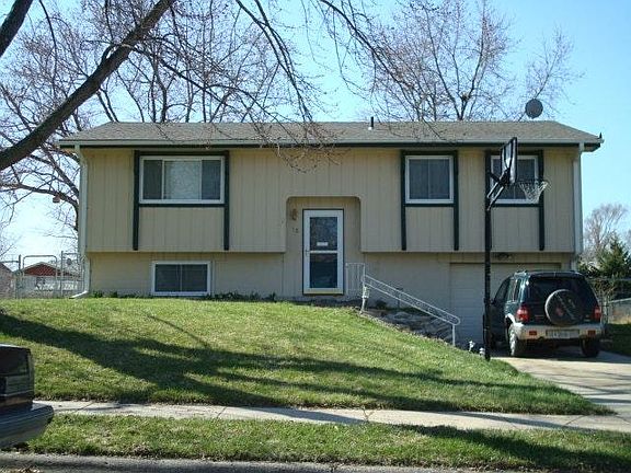 2nd image of 15 Cypress St