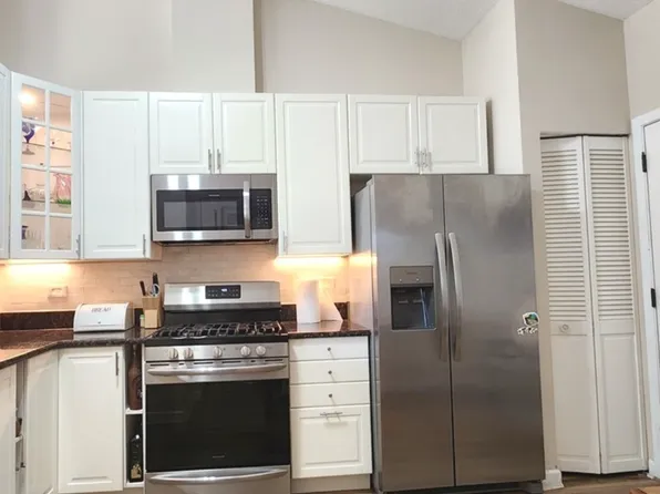 614 Lyon Ct, Buffalo Grove, IL 60089