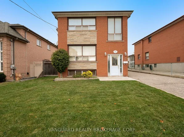 182 Rustic Rd, Toronto, ON M6L 1W1