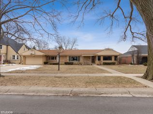 125 Berry Pkwy, Park Ridge, IL 60068