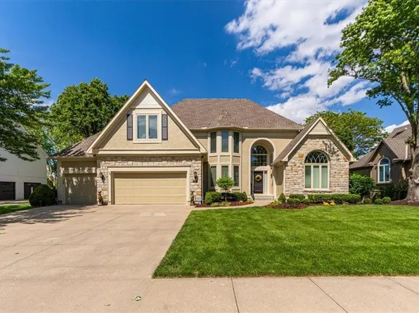 12863 Westgate St, Overland Park, KS 66213