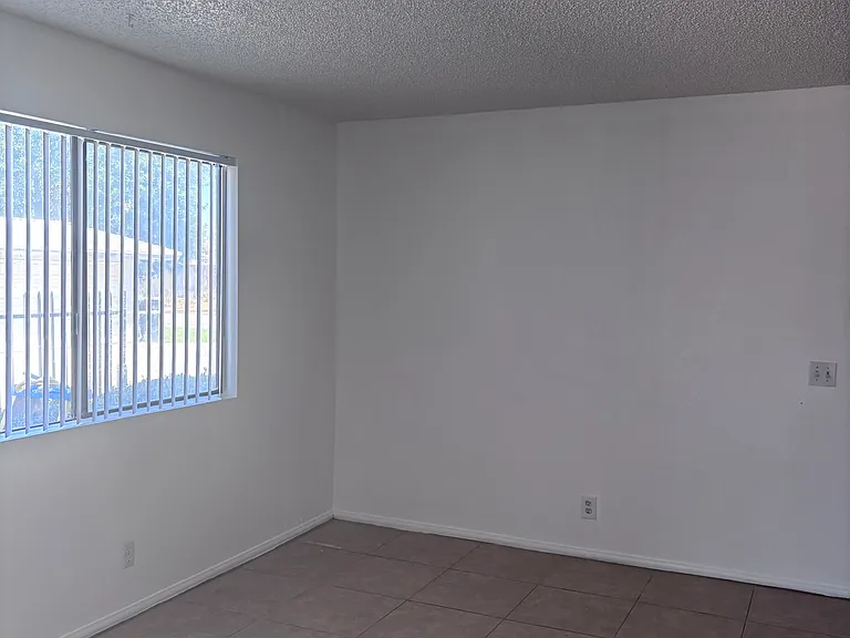 635 Montecito Ave #B — Photo 1