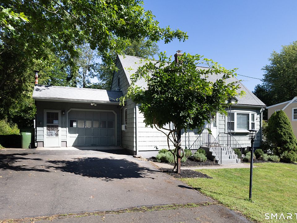 1st image of 34 Overlook Avenue