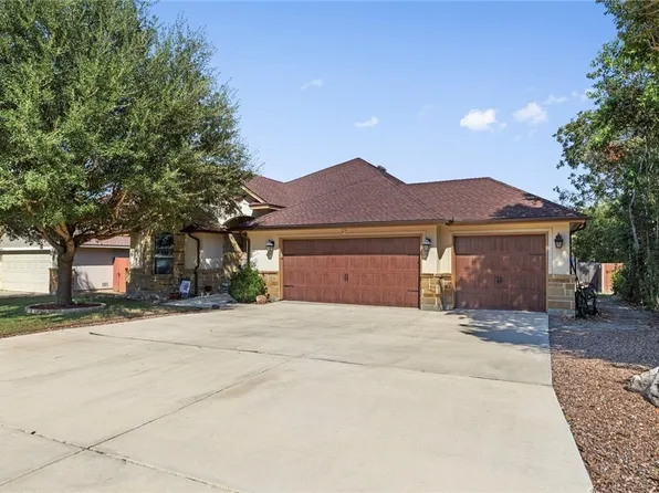 15624 Hill Ln, Selma, TX 78154