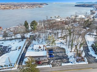 456 N Liberty Dr, Tomkins Cove, NY 10986