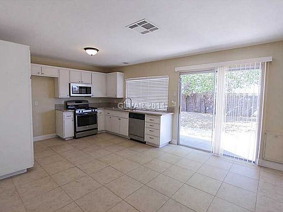 5th image of 105 Glen Oak Dr