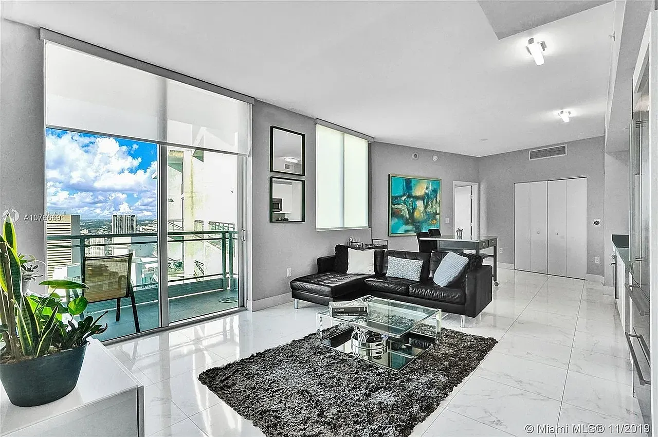 2 bed, 1271 sqft, $4,900 — Photo 4