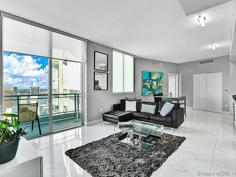 92 3rd St #Penthouse 06 — Photo 4