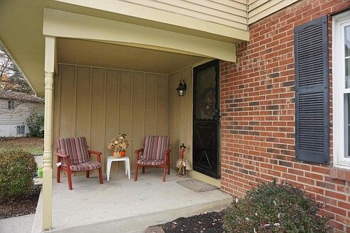 3rd image of 325 Willow Pl