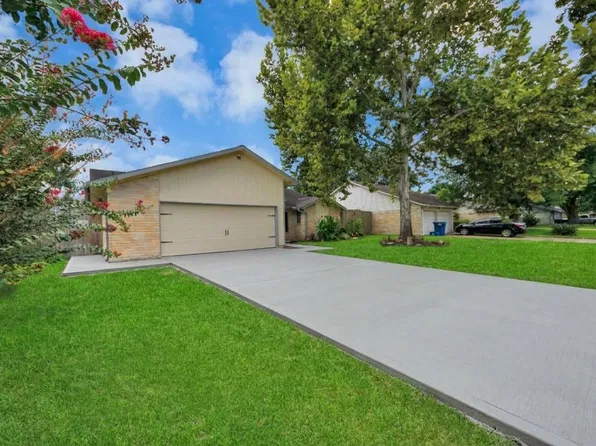16011 Sierra Grande Dr, Houston, TX 77083