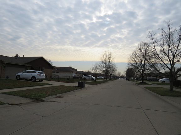 4th image of 36844 Melbourne Dr