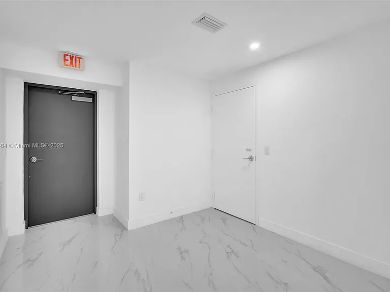 700 NE 24th St #4507 — Photo 44