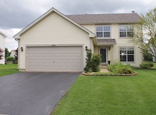 1341 S Abington Ln, Round Lake, IL 60073