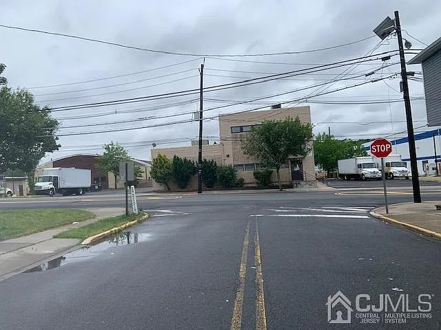 12 Ellen Ave — Photo 17