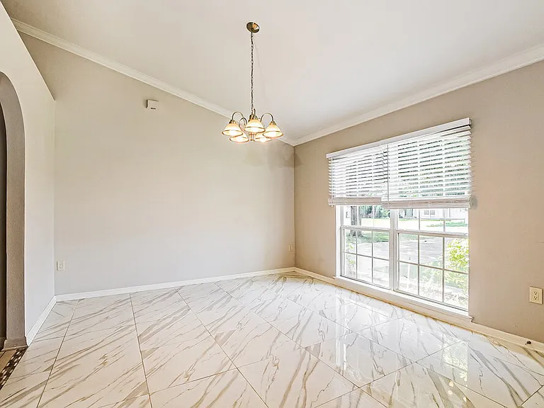 801 Clear Brook Ct — Photo 4