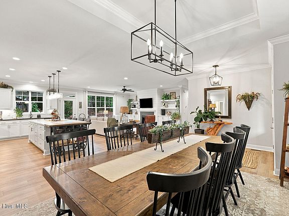 4th image of 512 Longleaf Drive