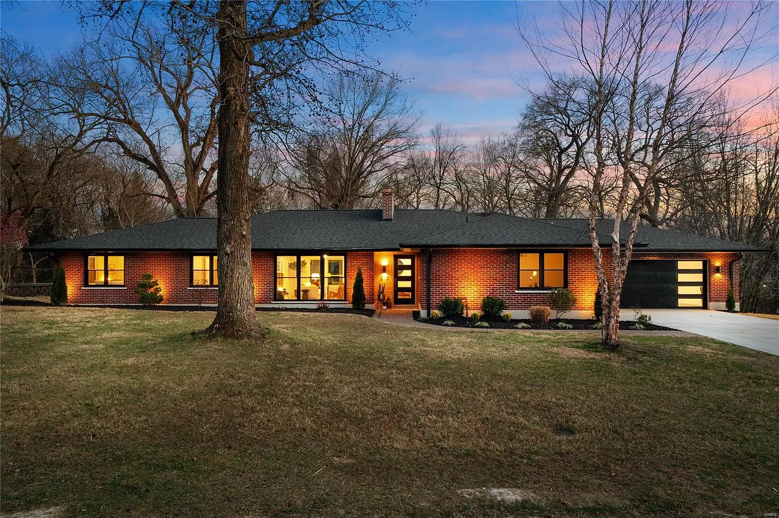 213 Country Club Ln photo 1