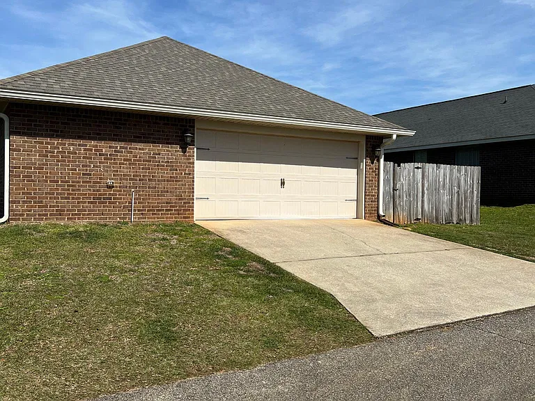 414 Ellington Ave — Photo 13