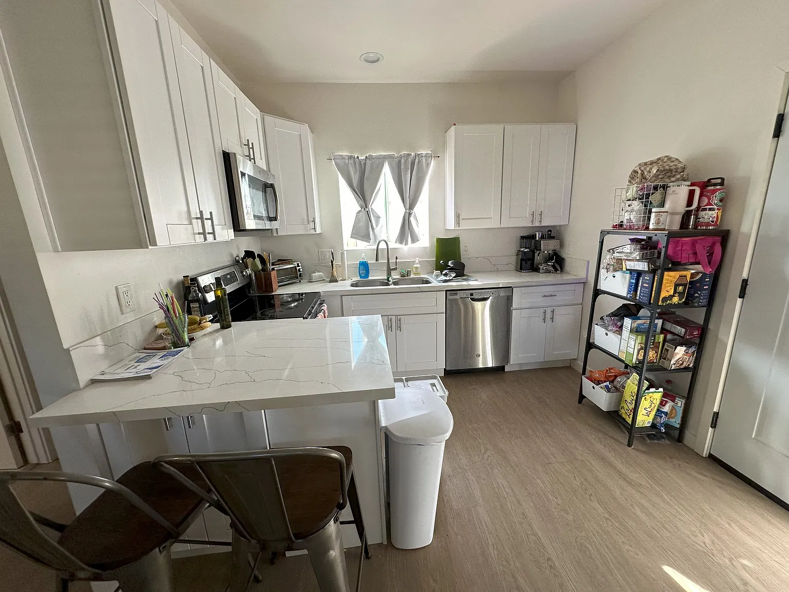4 bed, 1200 sqft, $5,500 — Photo 3