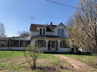 508 W 8th St, Mountain Grove, MO 65711