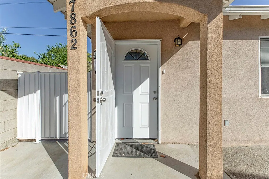 2 bed, 2.0 bath, 1100 sqft, $3,000 — Photo 3