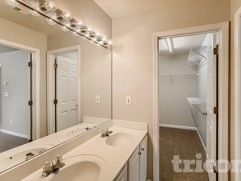 4014 Howell Park Rd — Photo 7