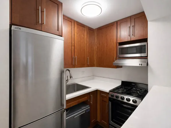 151 West 16th Street image 1 of 12