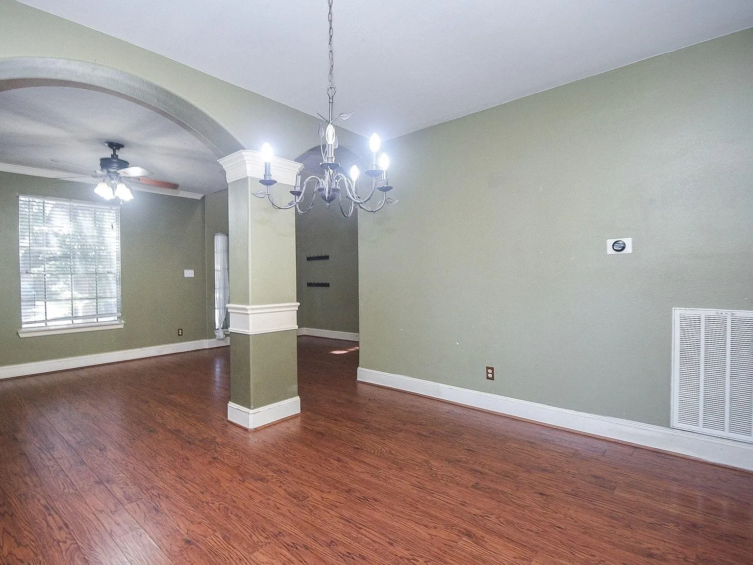 4 bed, 2.5 bath, 2562 sqft, $2,350 — Photo 3