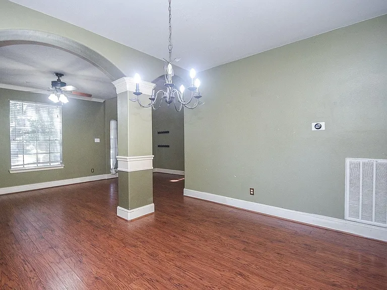 5214 Mountain Forest Dr — Photo 3