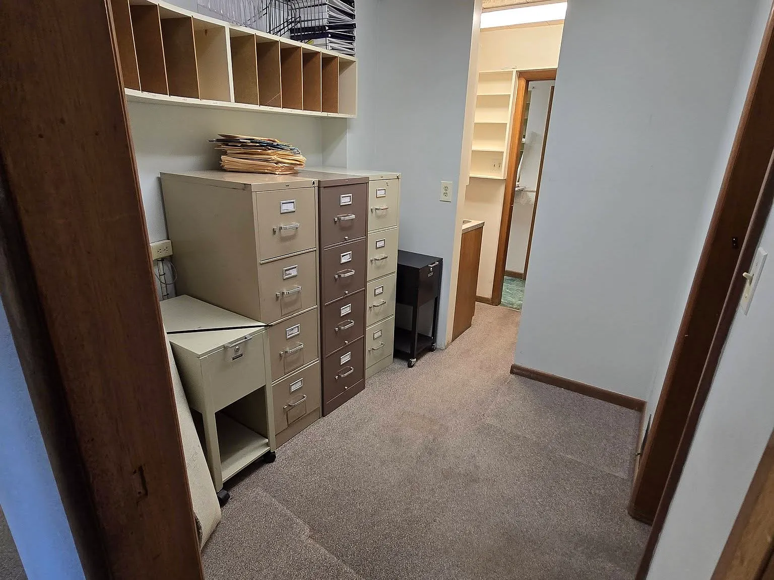 4 bed, $1,800 — Photo 1