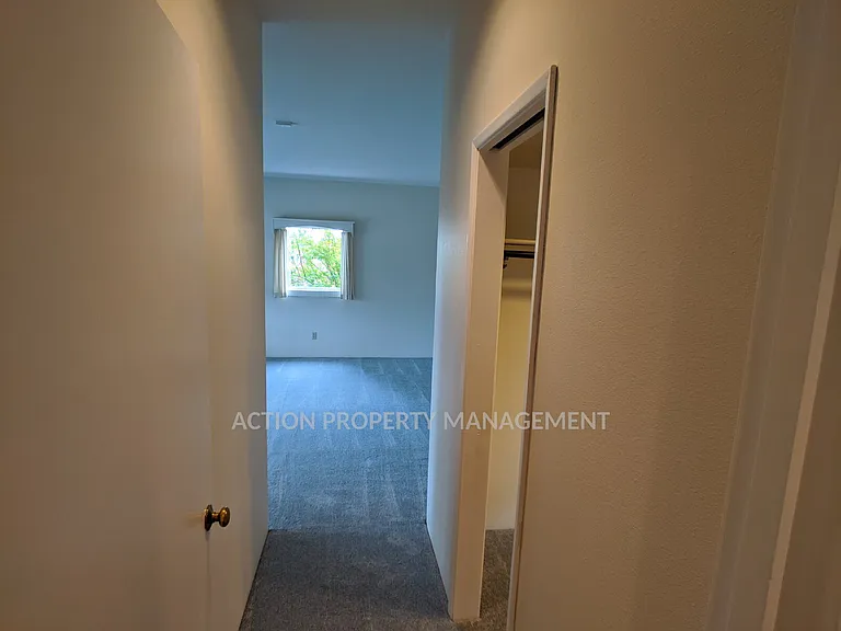 251 Old Schoolhouse Rd — Photo 21