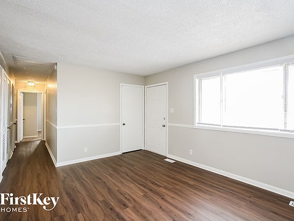 3rd image of 10337 N College Ave