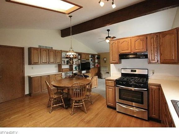3rd image of 3143 Wexford Blvd