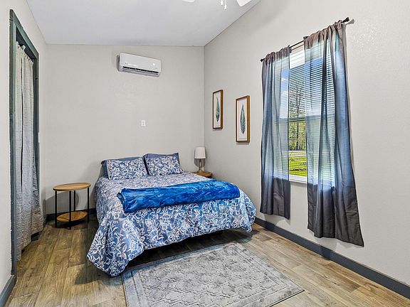 5th image of 211 Captain Kidd Ln