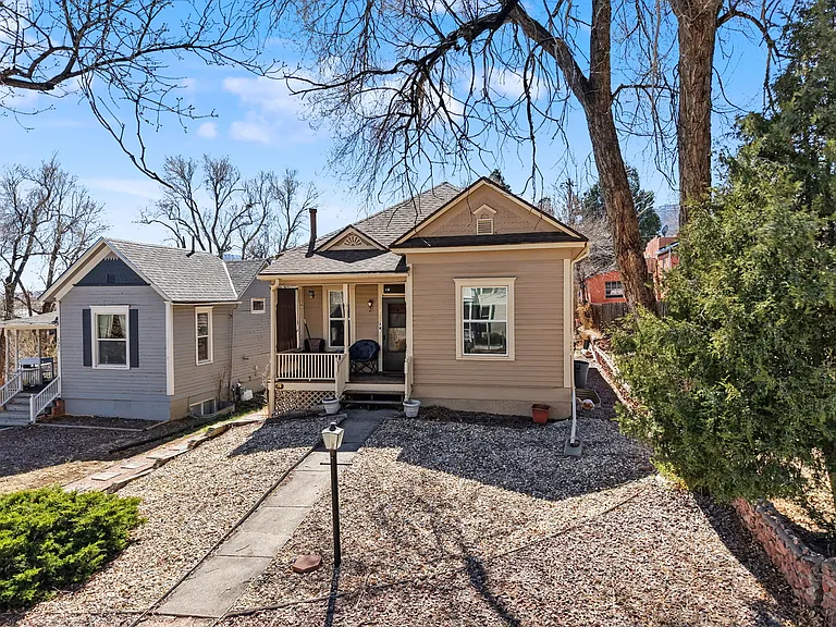 2429 W Platte Ave #B — Photo 32