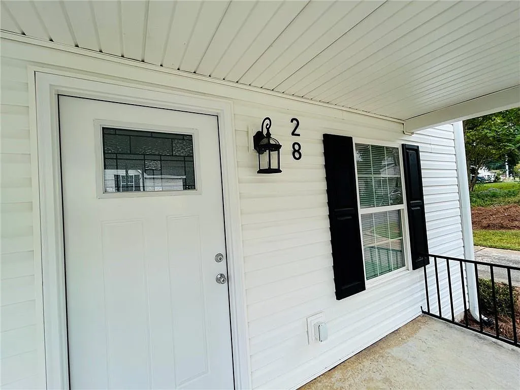 1 bed, 1.0 bath, 925 sqft, $1,350 — Photo 2