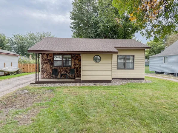 15 4th Ave SW, Clara City, MN 56222